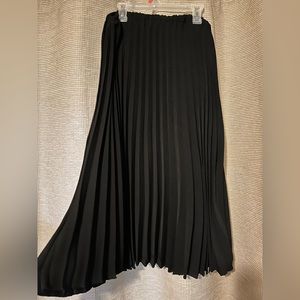 Brand new, Black midi skirt/pleated